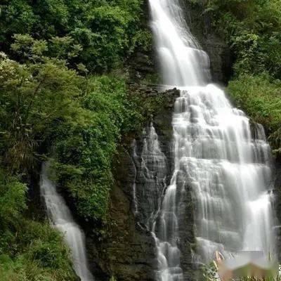 逃离古老的乡村房子